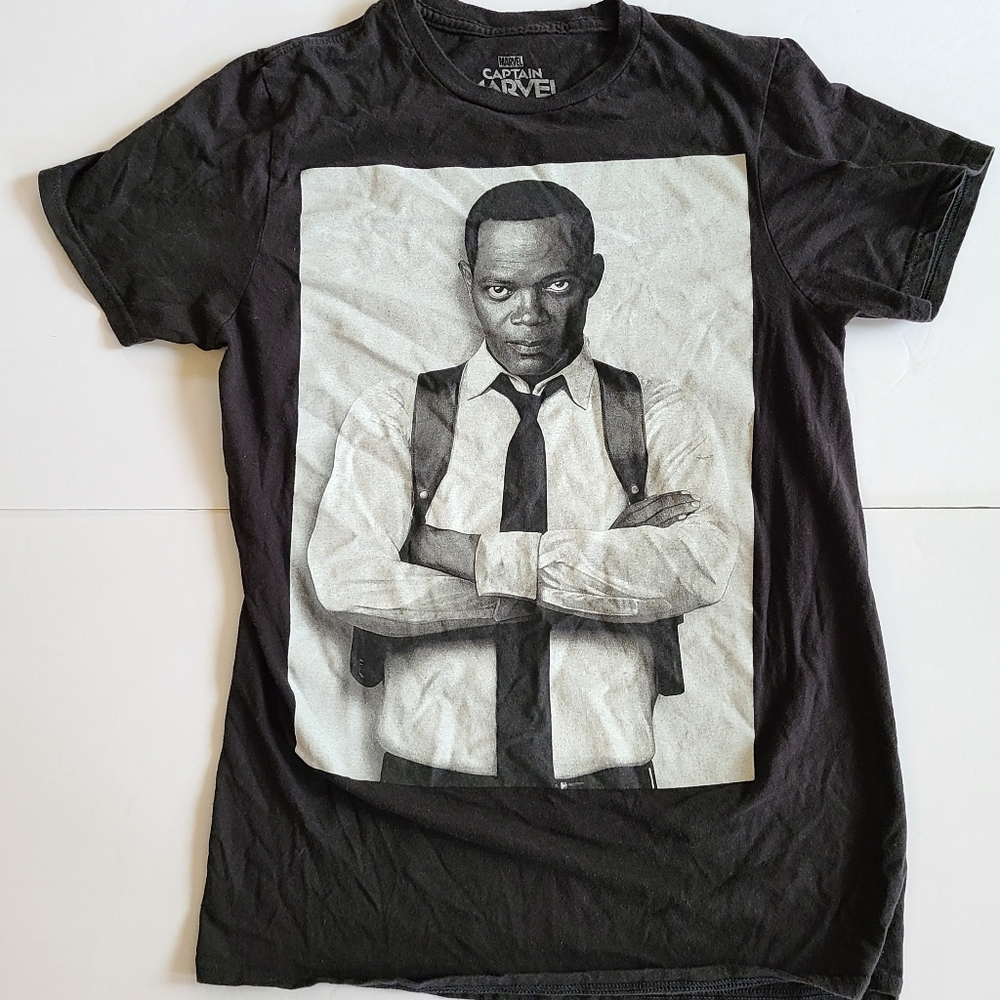 Captain Marvel Small Black gray Nick Fury Samuel L. Jackson short sleeve tee